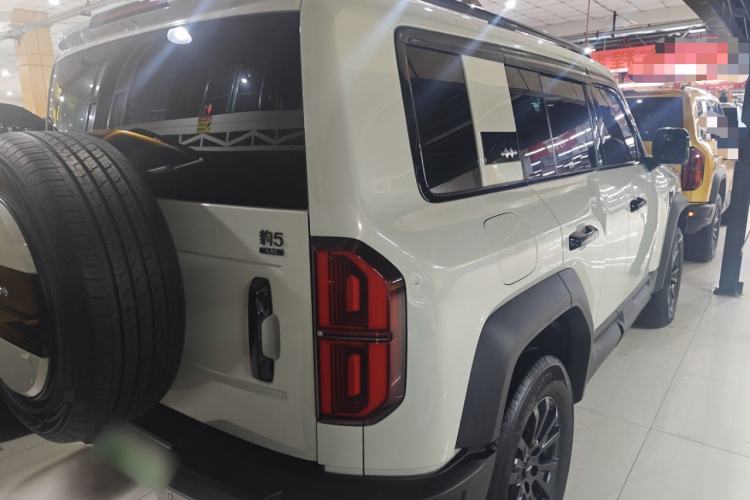 Used Formula Leopard Leopard 5 2023 Navigator Edition