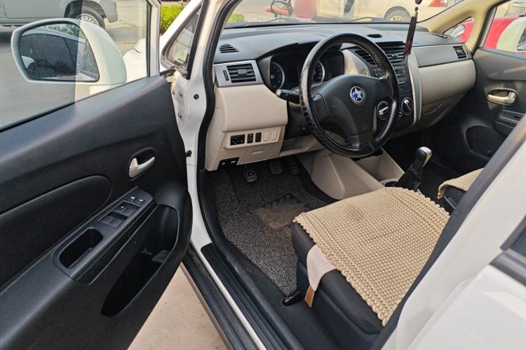 Used Venucia R50 2015 1.6L Manual Fashion Edition Driver Seat