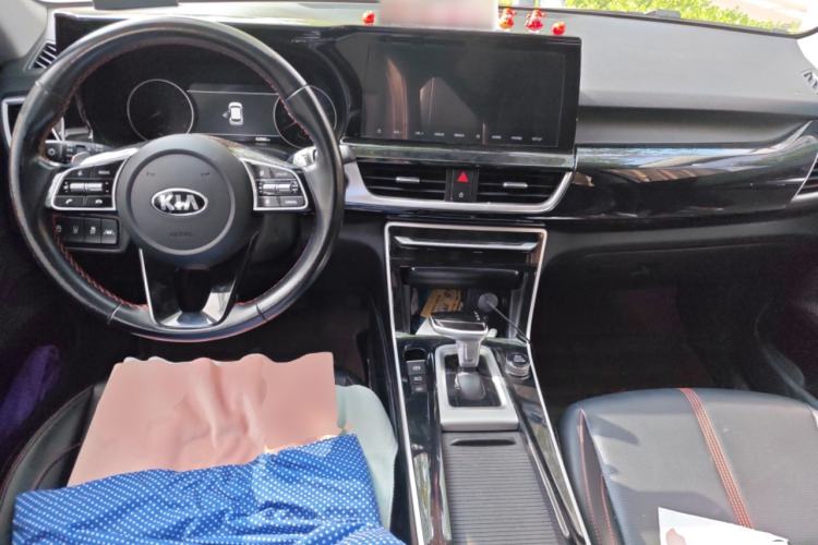 Used Kia KX3 2020 1.5L CVT Smart Edition Center Console