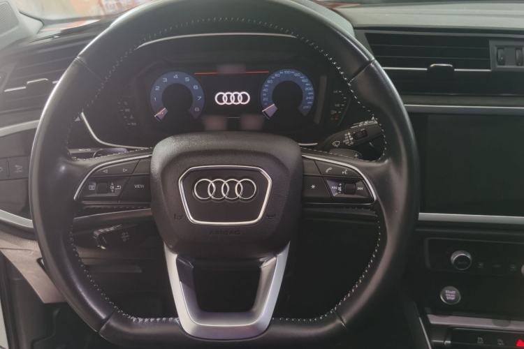 Used Audi Q3 2020 35 TFSI Fashion Dynamic Model Interior 2