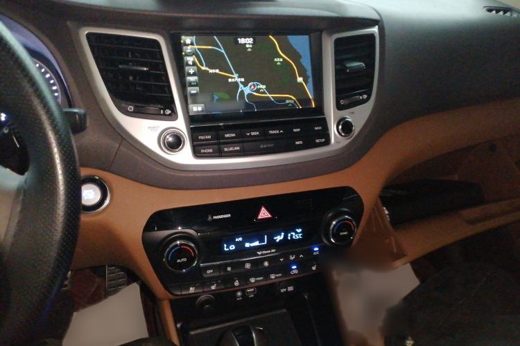 Used Hyundai Tucson 2015 1.6T Dual-Clutch Four-Wheel Drive Flagship Model
