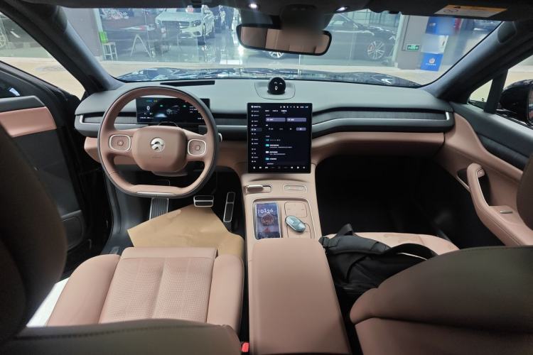 Used Nio ES8 2023 75 kWh Executive Edition Center Console