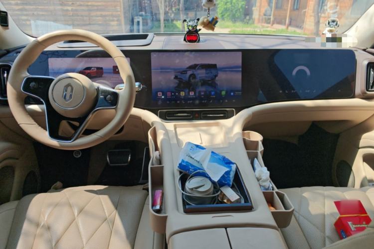 Used Hima AITO M9 2024 Range-Extended Ultra Version 42 kWh 6-Seater Model Center Console