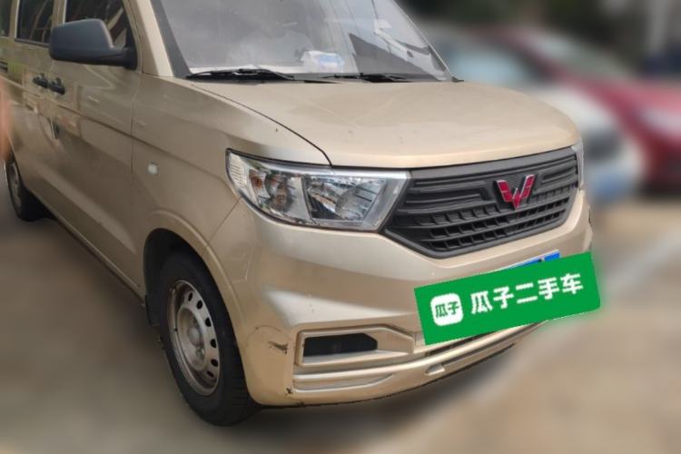 Used Wuling Hongguang V 2022 1.5L Jingqu Edition Electric-Assist LAR Front Right 45 Deg