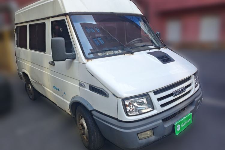 Used Iveco Daily 2009 2.5T-A35 7-Seater
