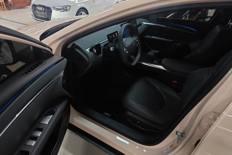 Used XPeng MONA M03 2024 620 with Ultra-Long Range
