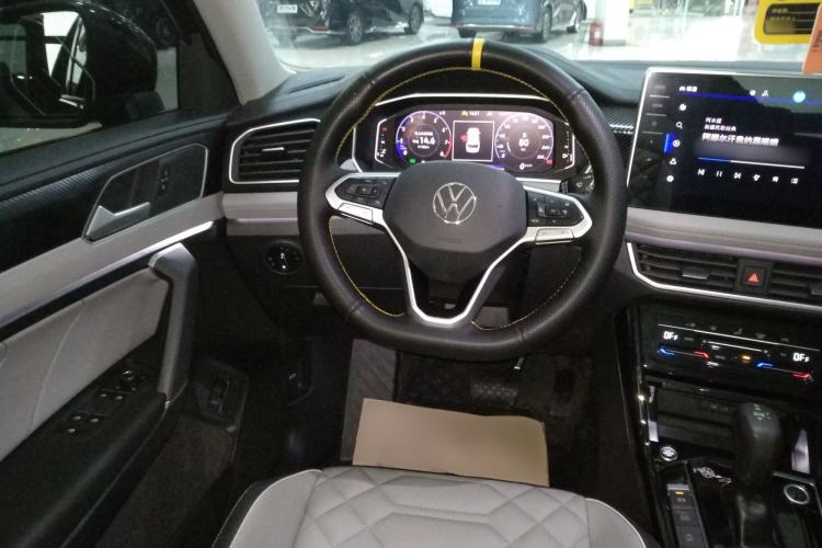 Used Volkswagen Tayron 2023 330TSI Two-Wheel-Drive Luxury Plus Advanced Version Steering Wheel