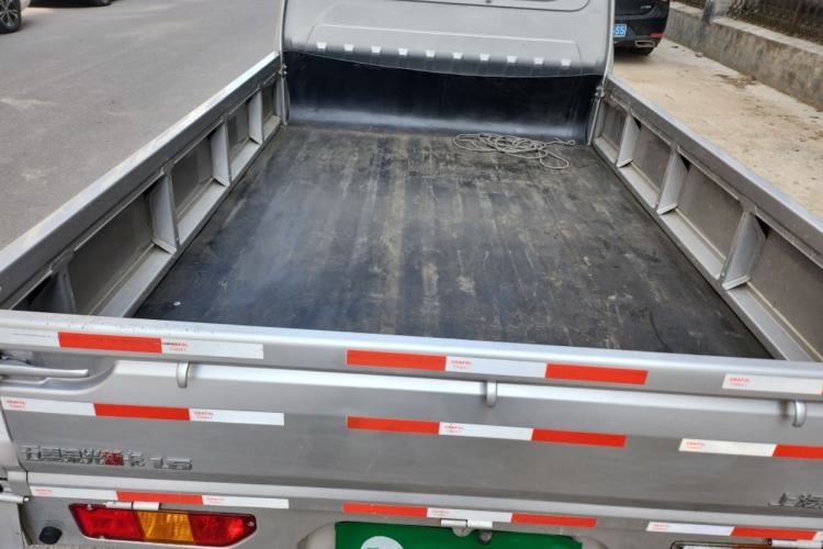 Used Wuling Rongguang New Truck 2023 1.5L Double-Cab Basic Version LAR Trunk