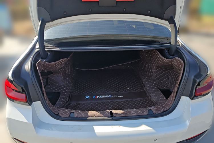 Used BMW 5 Series 2021 Facelifted 530Li Leading Edition M Sport Package
