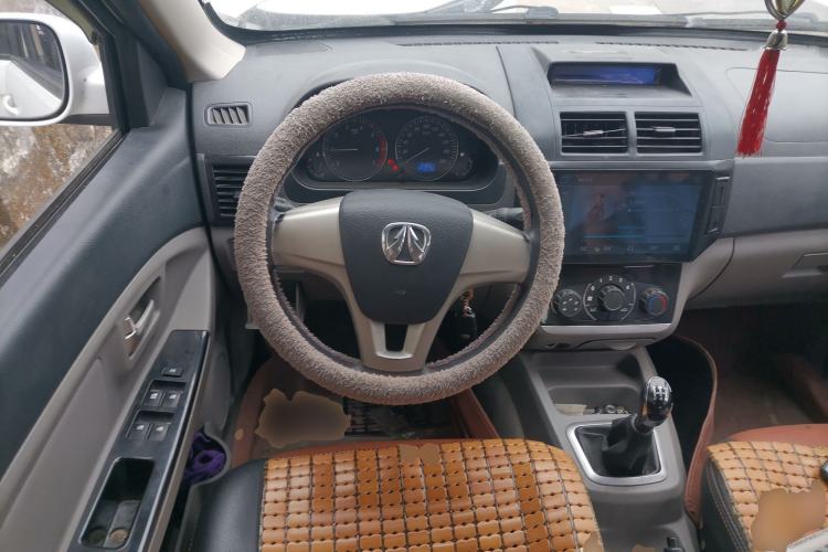 Used BAIC Weiwang M20 2014 1.5L practical type BJ415A Steering Wheel