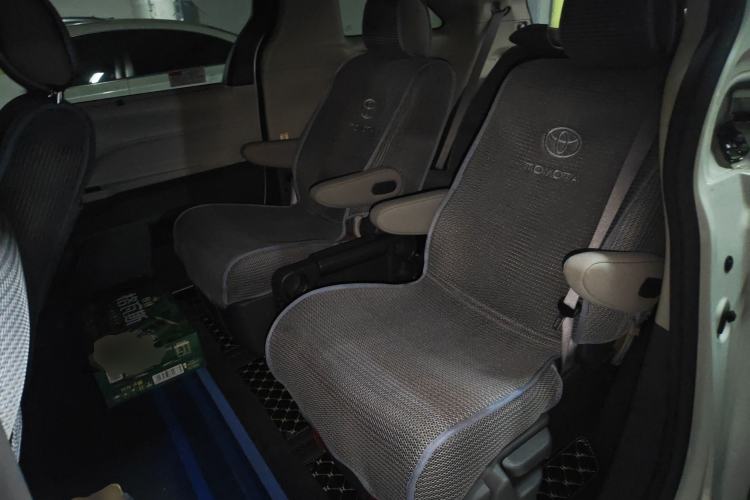 Used Toyota Sienna 2023 2.5L Hybrid Comfort Edition
