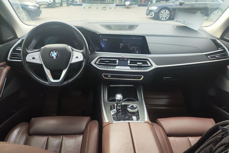 Used BMW X7 2019 xDrive40i Luxury Package with Leading Features
