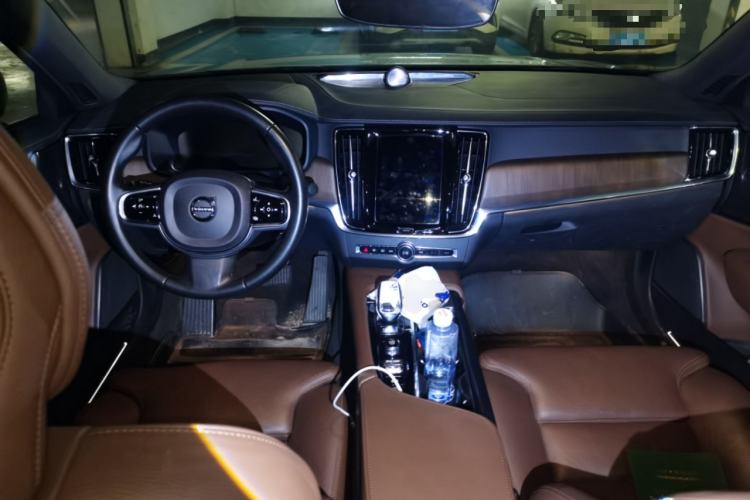 Used Volvo S90 2021 B5 Zhiyuan Luxury Edition Center Console