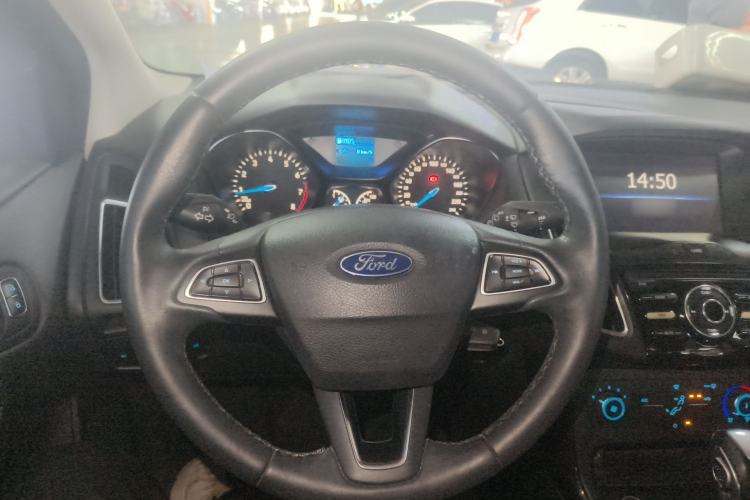 Used Ford Focus 2018 Hatchback Classic 1.6L Automatic Trendy SmartDrive Edition
