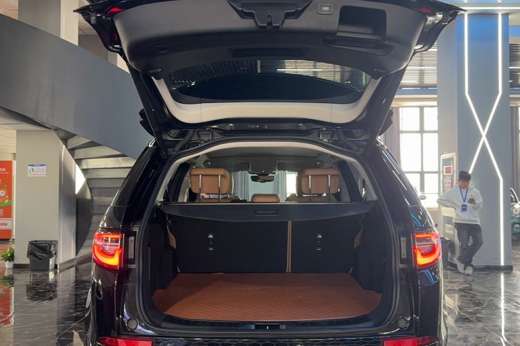 Used Land Rover Discovery Sport 2025 249 PS Performance Tech Edition
