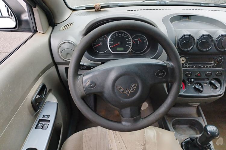 Used Wuling Hongguang 2010 1.2L Base Version China IV Standard Steering Wheel