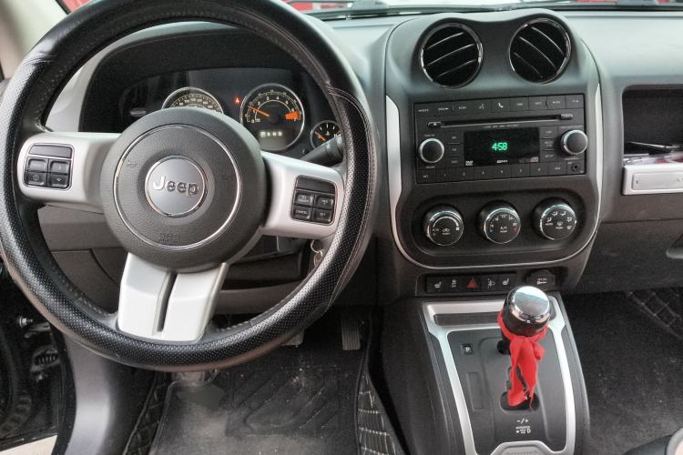 Used Jeep Compass 2012 2.4L four-wheel drive luxury navigation version
