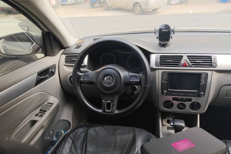 Used Volkswagen Bora 2011 1.6L Automatic Fashion Edition Steering Wheel