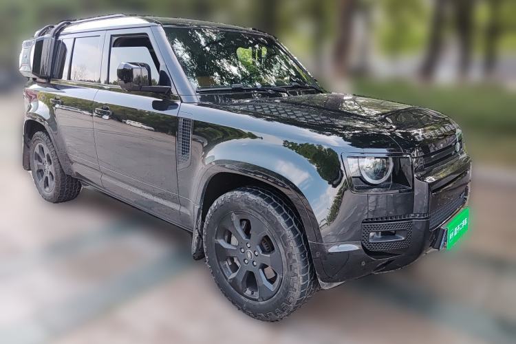 Used Land Rover Defender 2023 Facelifted 110 3.0T P400 X-DYNAMIC HSE Front Right 45 Deg