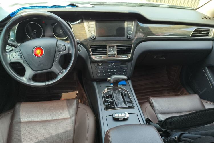 Used Hongqi H7 2017 2.0T Luxury Model Center Console