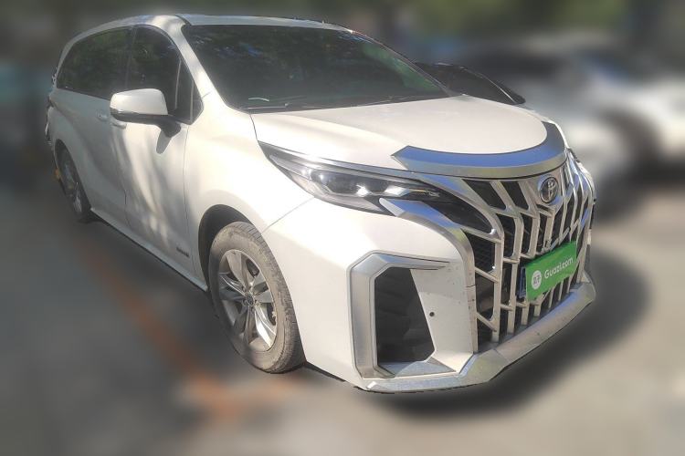 Used Toyota SIENNA 2023 2.5L Hybrid Comfort Edition Front Right 45 Deg