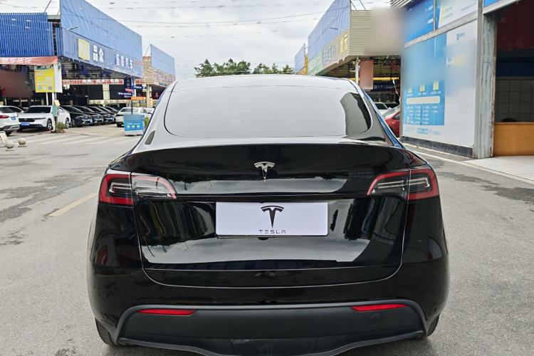Used Tesla Model Y 2022 Long-Range All-Wheel-Drive Version