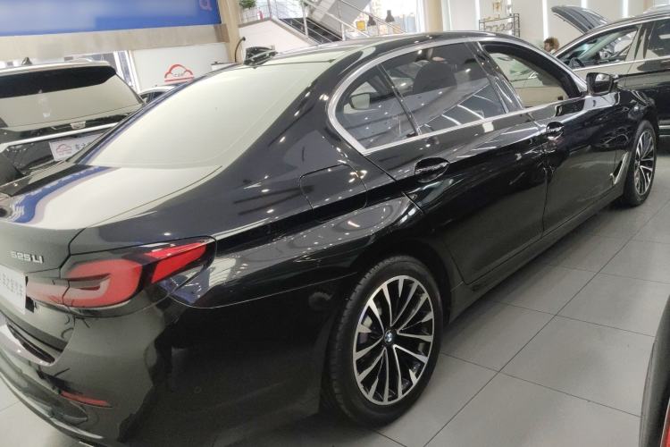 Used BMW 5 Series 2021 525Li Luxury Package
