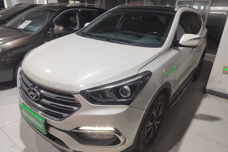 Used Hyundai Santa Fe 2017 2.0T Automatic All-Wheel Drive Smart 7-Seater