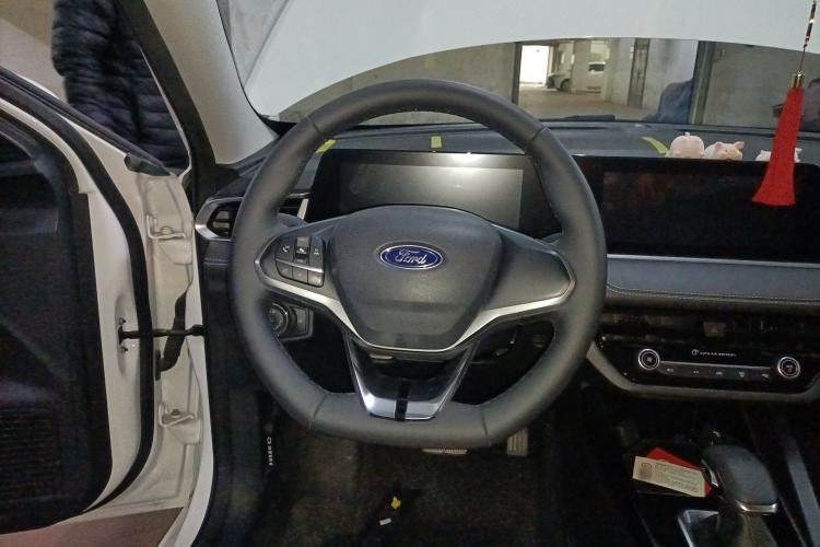 Used Ford Escort 2021 1.5L Automatic Platinum Edition Steering Wheel