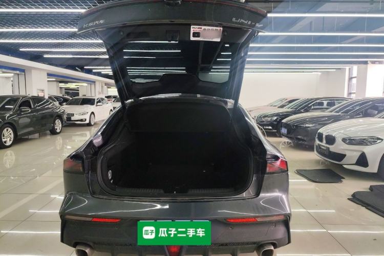 Used Changan UNI-V 2022 1.5T Prestige Version
