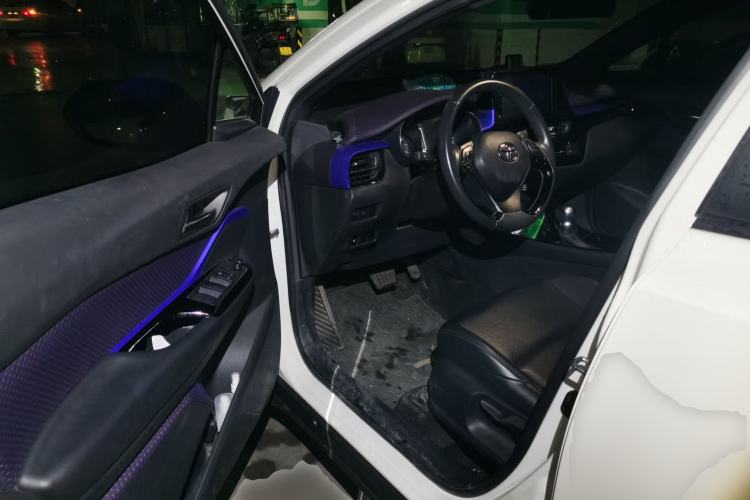 Used Toyota IZOA 2018 2.0L Yichi Version China VI Standard