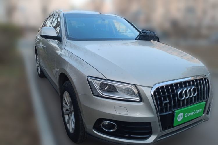 Used Audi Q5 2013 40 TFSI Technology Edition Front Right 45 Deg