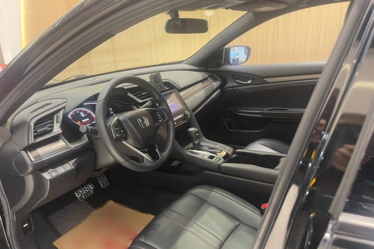 Used Honda Civic 2021 HATCHBACK 220TURBO CVT Trendy Cool Edition