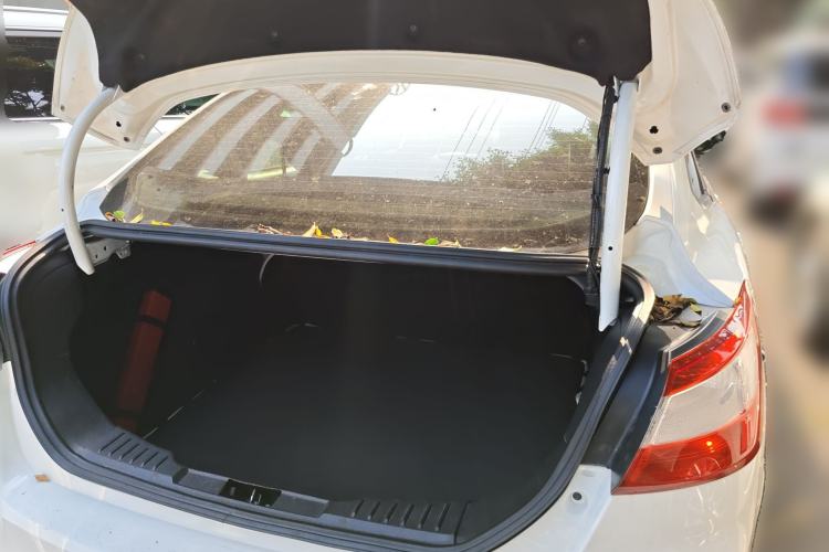 Used Ford Focus 2012 Sedan 1.6L Automatic Fashion Edition Trunk