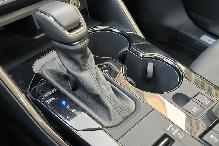 Used Toyota Highlander 2023 2.5L Smart Electric Hybrid Dual-Engine 4x4 Knight Edition 7 Seats
