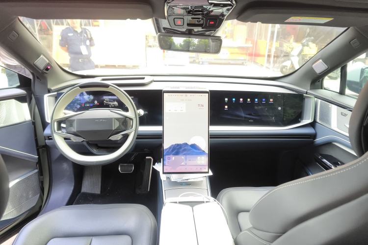 Used HiPhi Y 2023 560 km Pioneer Edition Center Console