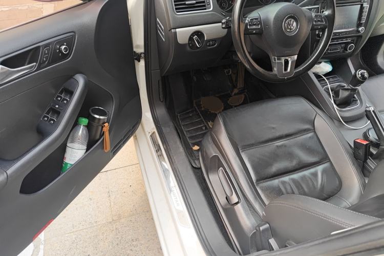 Used Volkswagen Sagitar 2014 Revised Version 1.4TSI Manual Luxury Edition Driver Seat