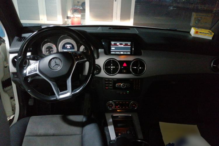 Used Mercedes-Benz GLK-Class 2015 GLK 260 4MATIC Dynamic Edition Ultimate Version
