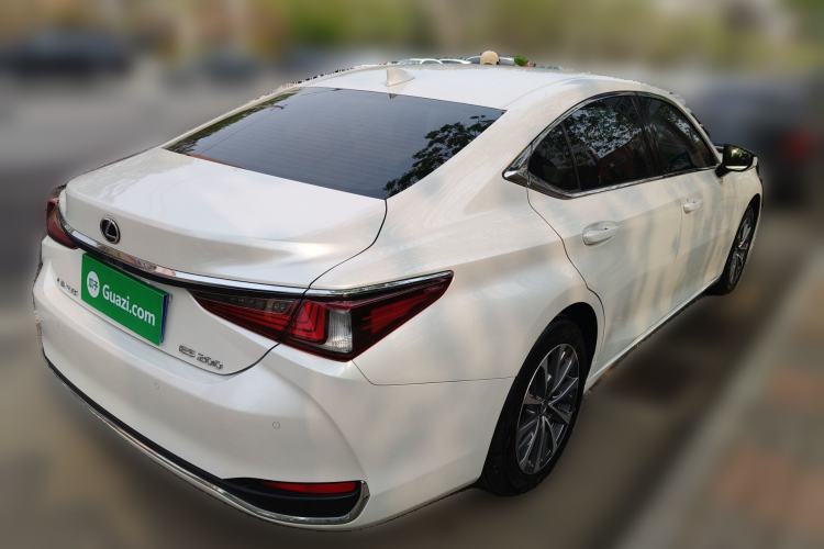 Used Lexus ES 2023 200 Excellence Edition Rear Right 45 Deg