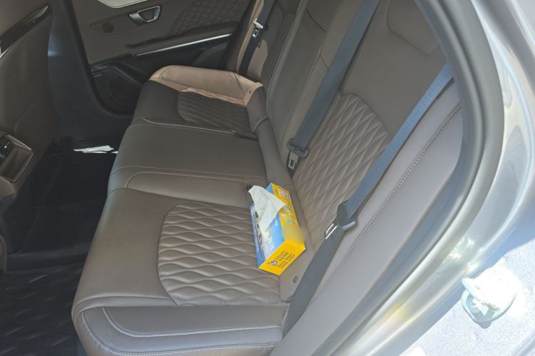 Used BYD Han 2023 EV Champion Edition 715KM Front-Drive Prestige Model Left Rear Seat