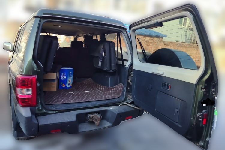 Used Leopaard Q6 2015 2.4L Manual Two-Wheel-Drive Elite Model Trunk