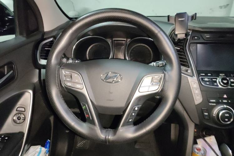 Used Hyundai Santa Fe Classic 2013 3.0L 4x4 Premium Edition 7-Seater Euro IV
