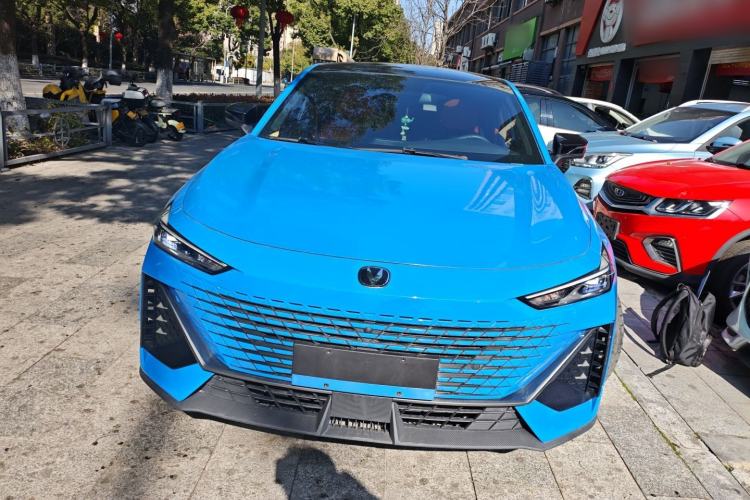 Used Changan UNI-V 2022 1.5T Prestige Version