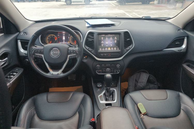 Used Jeep Cherokee 2016 2.4L Superior Edition
