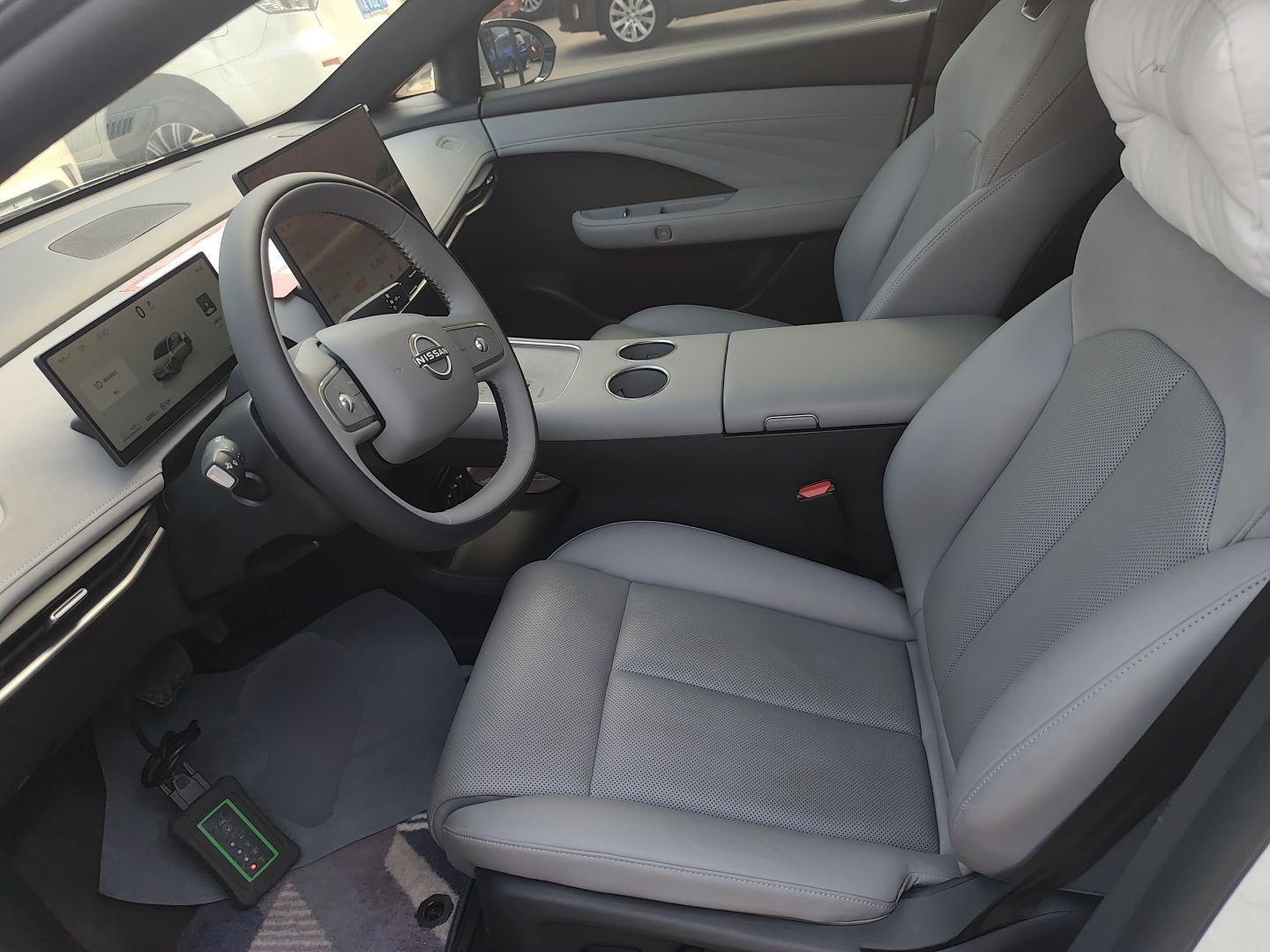 Переднее сиденье в автомобиле