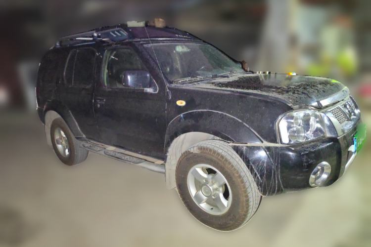 Used Nissan Paladin 2013 2.4L Two-Wheel Drive Standard Edition Emission Standard China IV Front Right 45 Deg