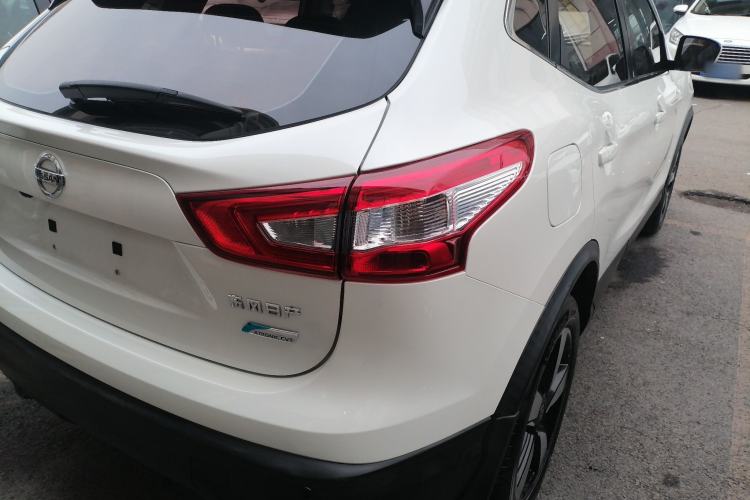 Used Nissan Qashqai 2016 2.0L CVT Luxury Edition Exterior 3