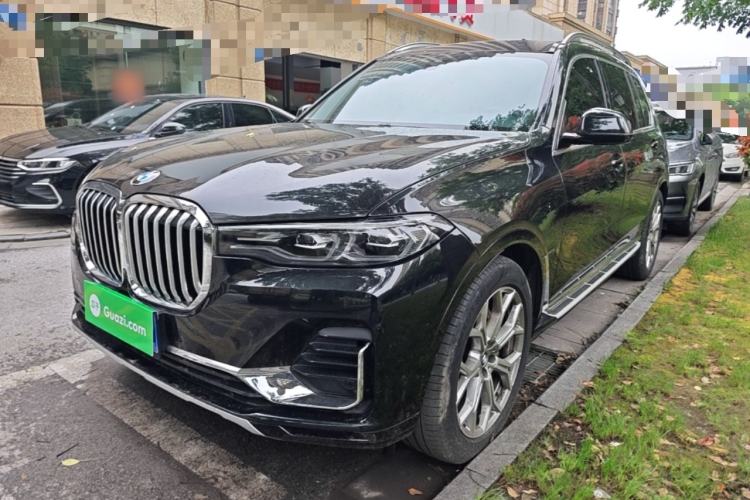 Used BMW X7 2022 xDrive40i Luxury Package with Leading Features
