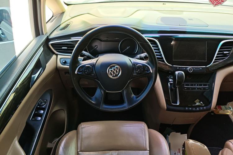 Used Buick GL8 2017 ES 28T Luxury Model China V Standard Steering Wheel