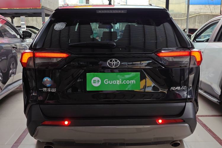 Used Toyota RAV4 2021 2.0L CVT Two-Wheel Drive Fashion PLUS Edition
